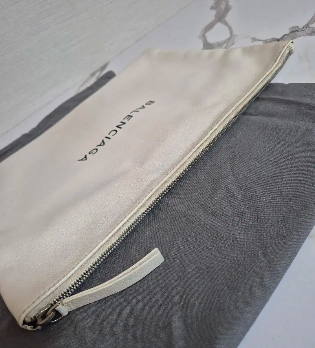 クラッチバッグ