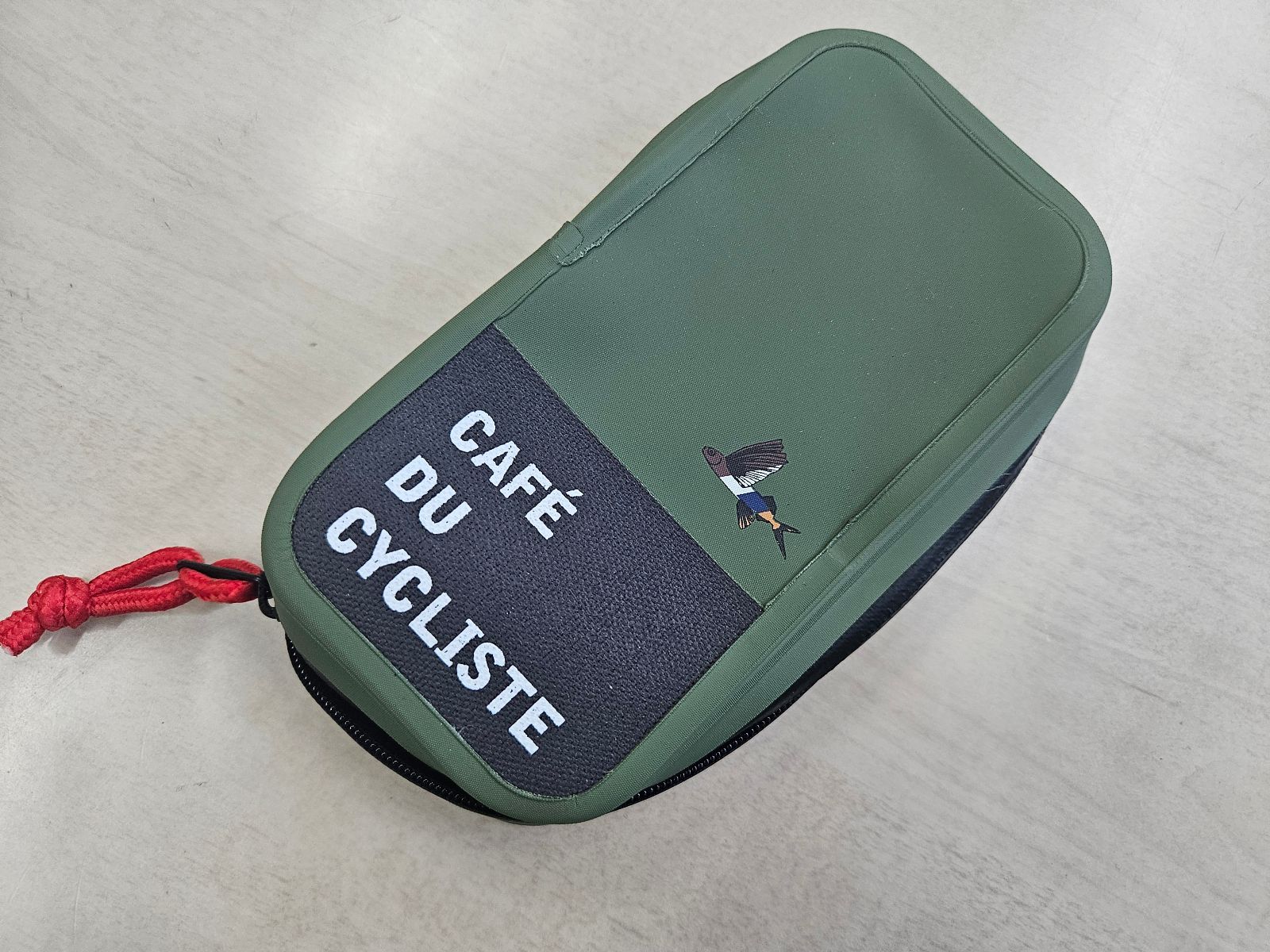 美品!! Cafe du Cycliste size:S カフェ・ド・シクリステ ウォータープルーフポーチ 155mm x 78mm x 25mm T-24