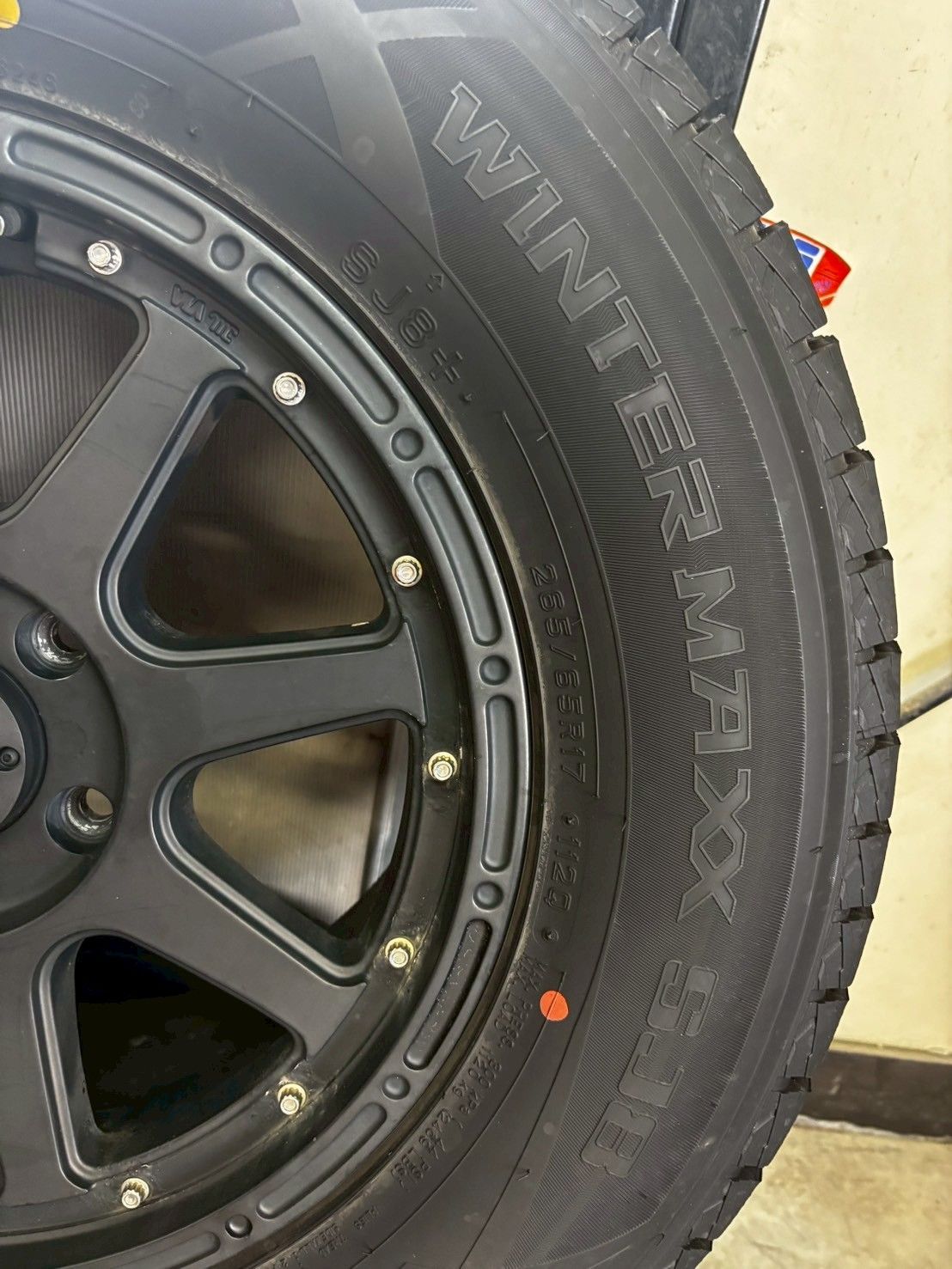 スタッドレスタイヤ