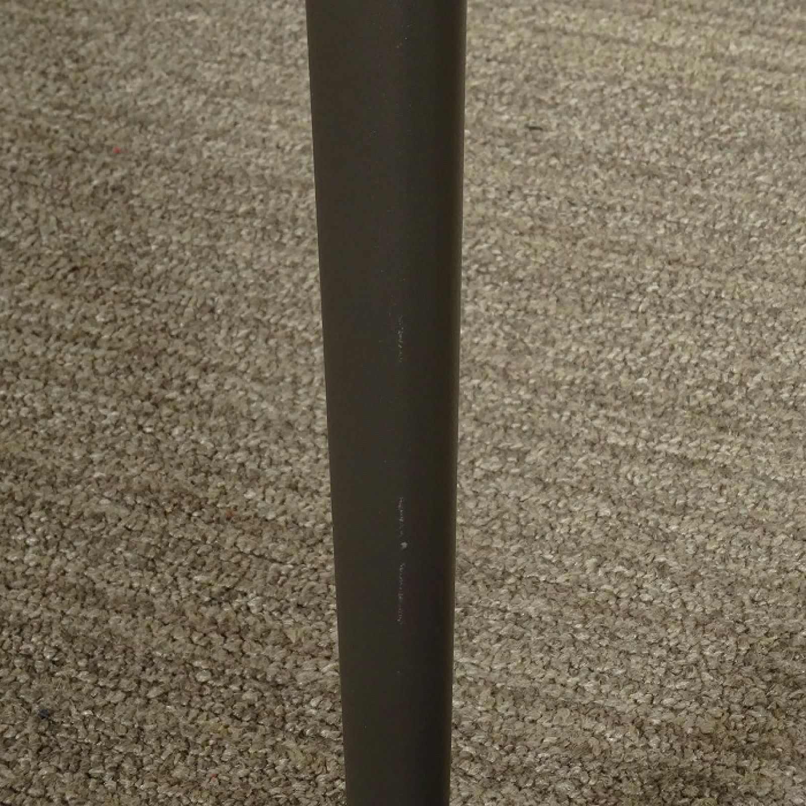 エラ リビングテーブル