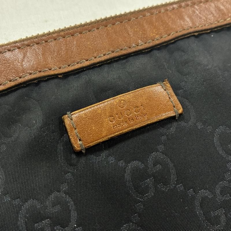 GUCCI グッチ ポーチ GG柄 ナイロン セカンド クラッチバッグ