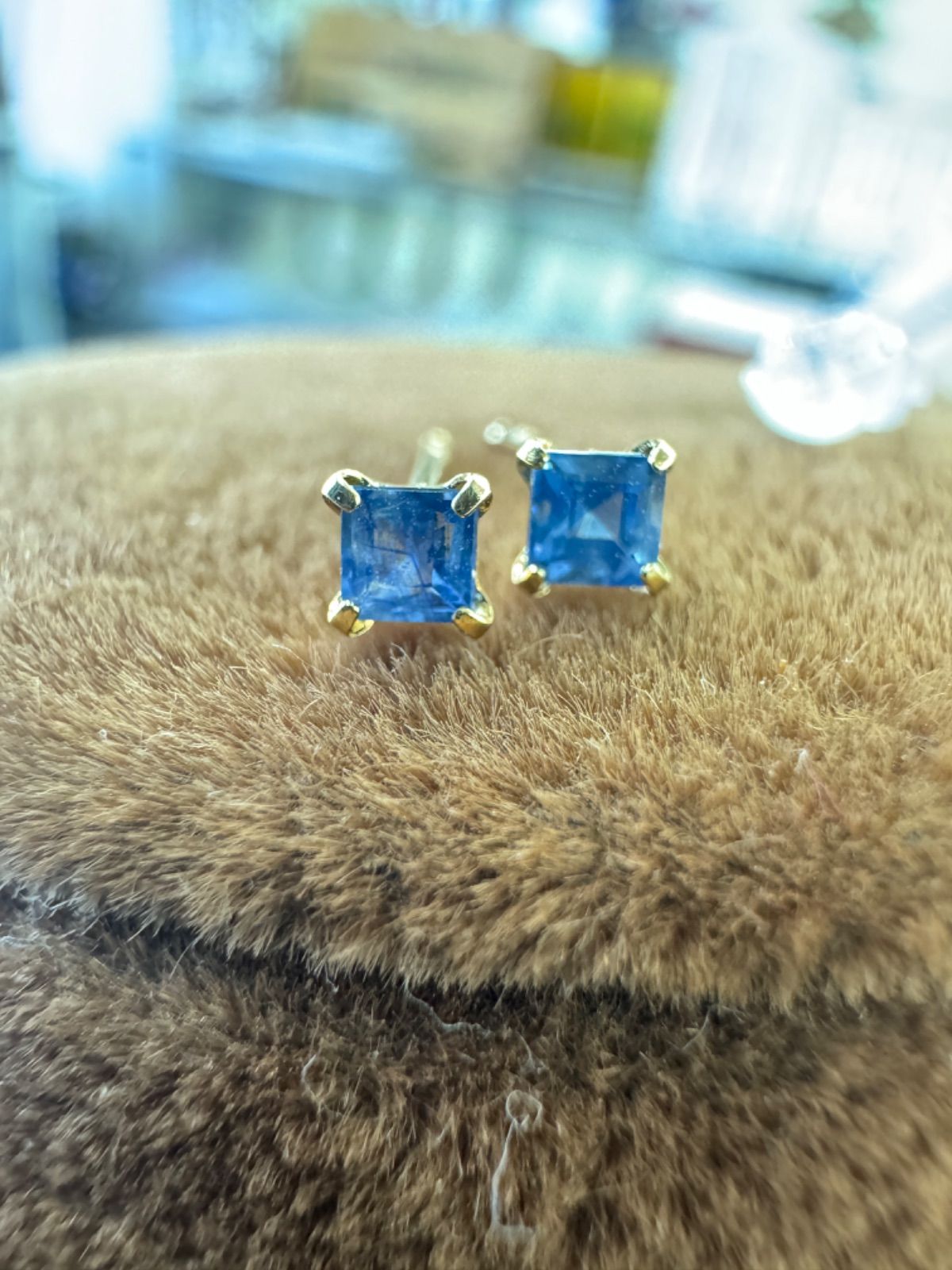 ★K18 サファイアのスクエアカットピアス18金 天然石  ピアス スクエア ゴールド