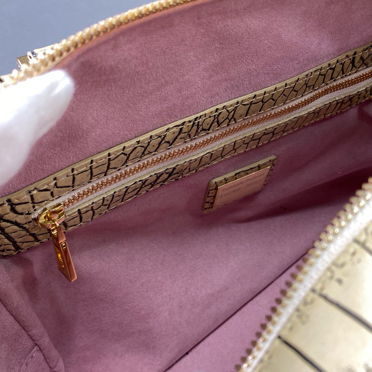 Fd18 【美品】JRA認定 LEATHER JUWELS Crystal Reptiles レザー