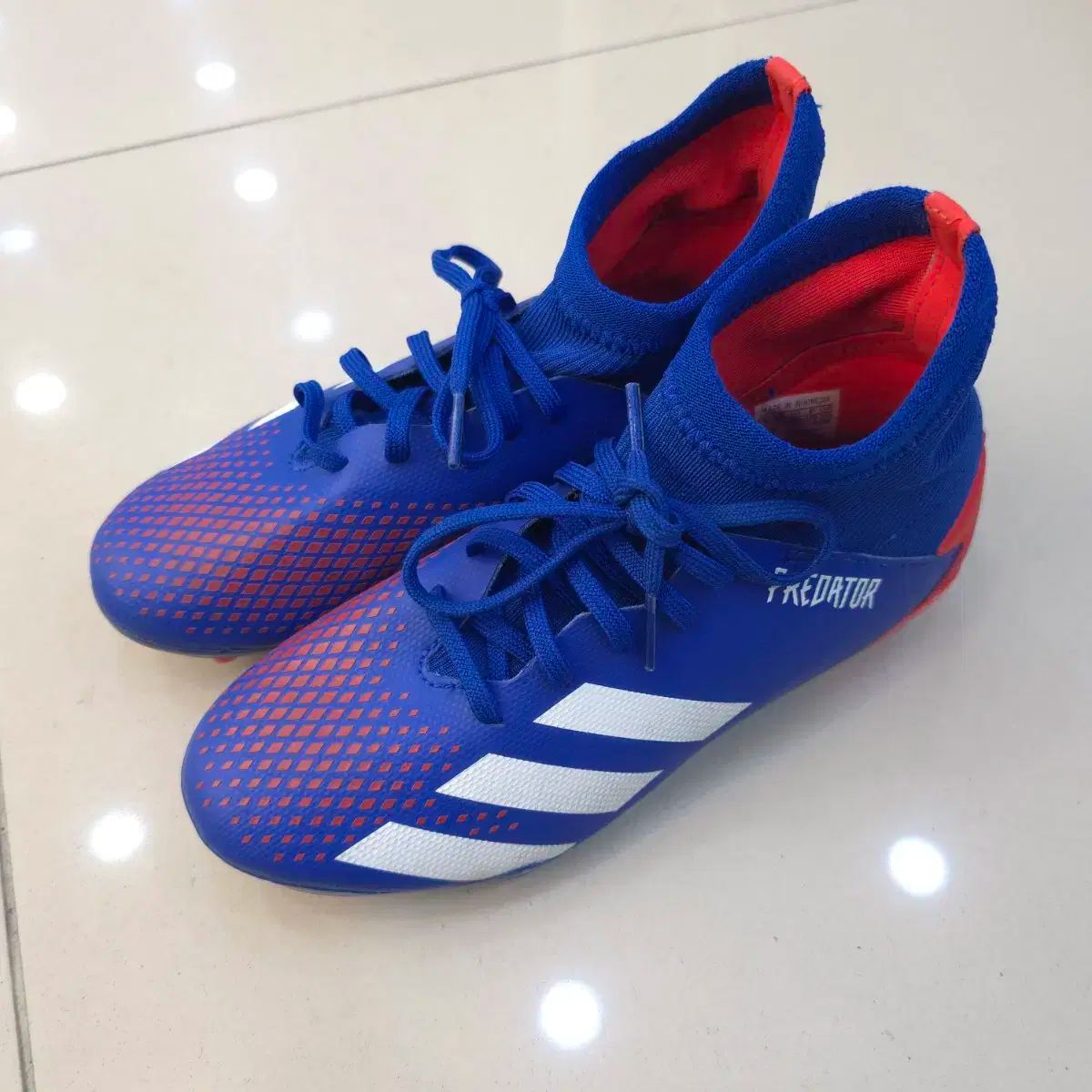 adidas(アディダス) プレデター サッカーシューズ 20 3 （ 220 ー 225mm ）