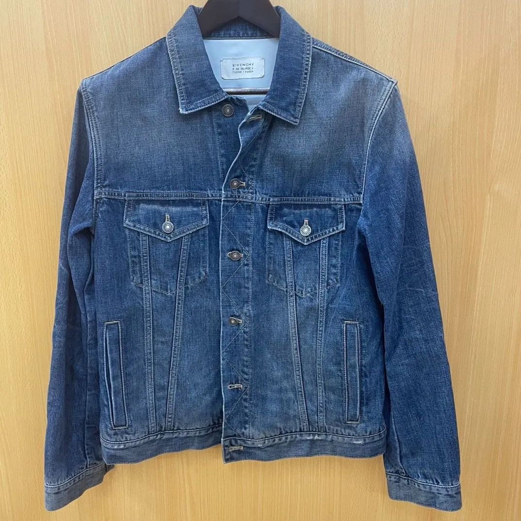 ✨超美品✨GIVENCHY✨】定価161,700円 givenchy ジバンシー ロゴ
