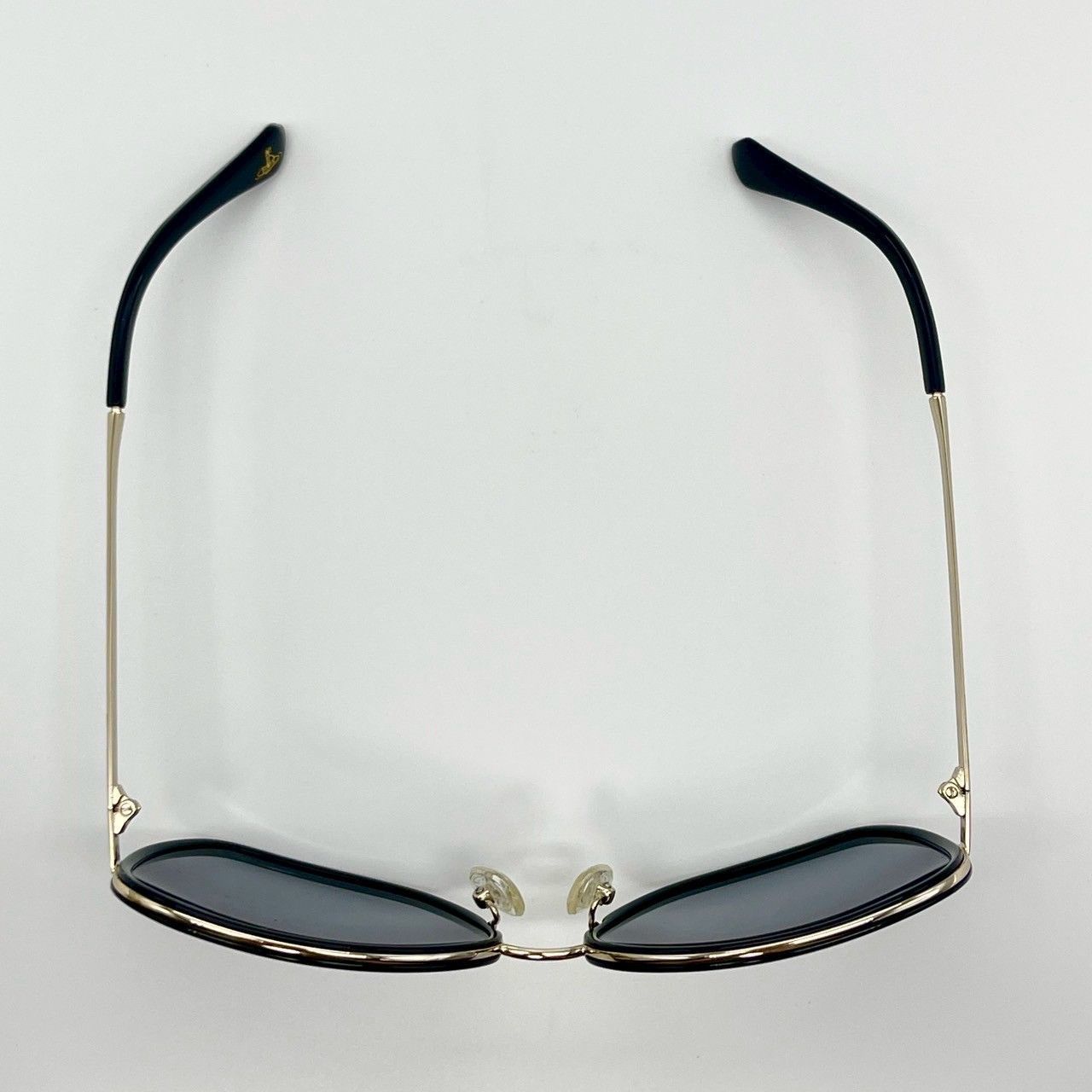 ヴィヴィアンウエストウッド サングラス シルバー ブラック 美品 70913 ヴィヴィアンウエストウッド サングラス シルバー ブラック 美品