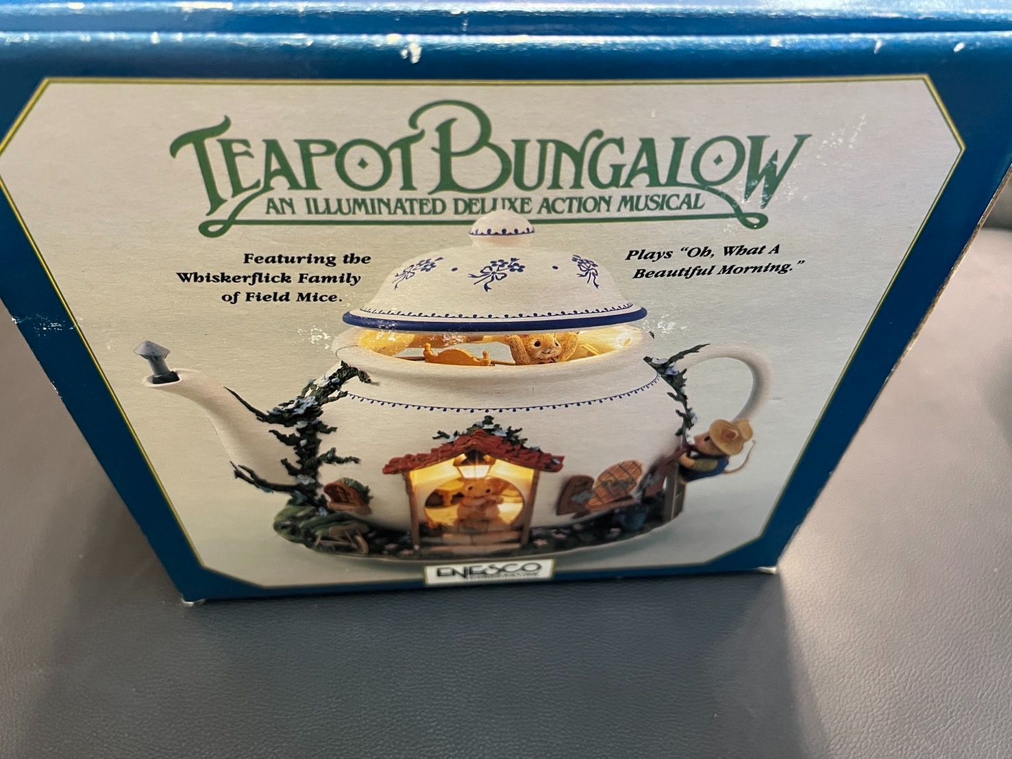Enesco Teapot Bungalow “Whiskerflick Family” ミュージカル