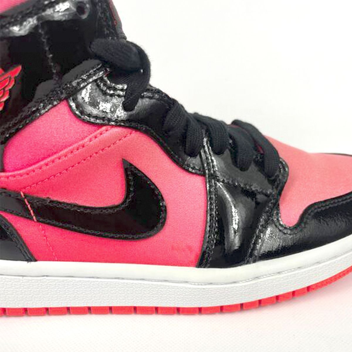 NIKE WMNS AIR JORDAN 1 MID HOT PUNCH/BLACK 24.0cm