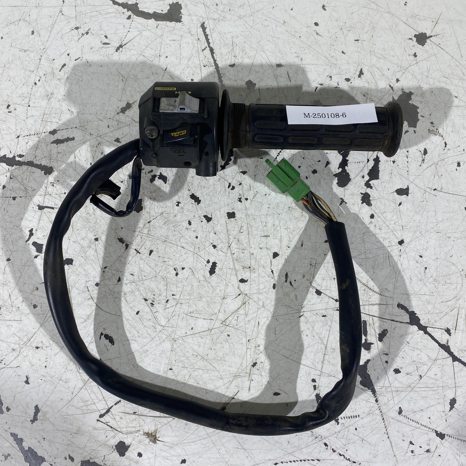 HONDA CBR400F ハンドルスイッチボックス 右 ホンダ