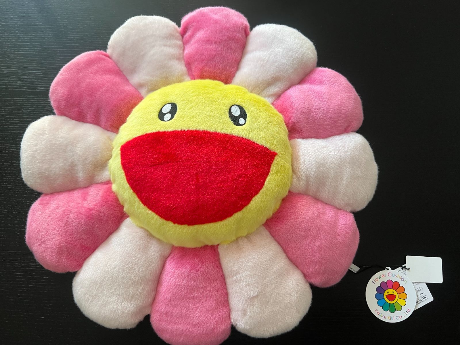 村上隆 フラワー クッション 正規品 60cm kaikaikiki お花03 - メルカリ 村上隆 フラワー クッション 正規品 60cm kaikaikiki お花03 - メルカリ