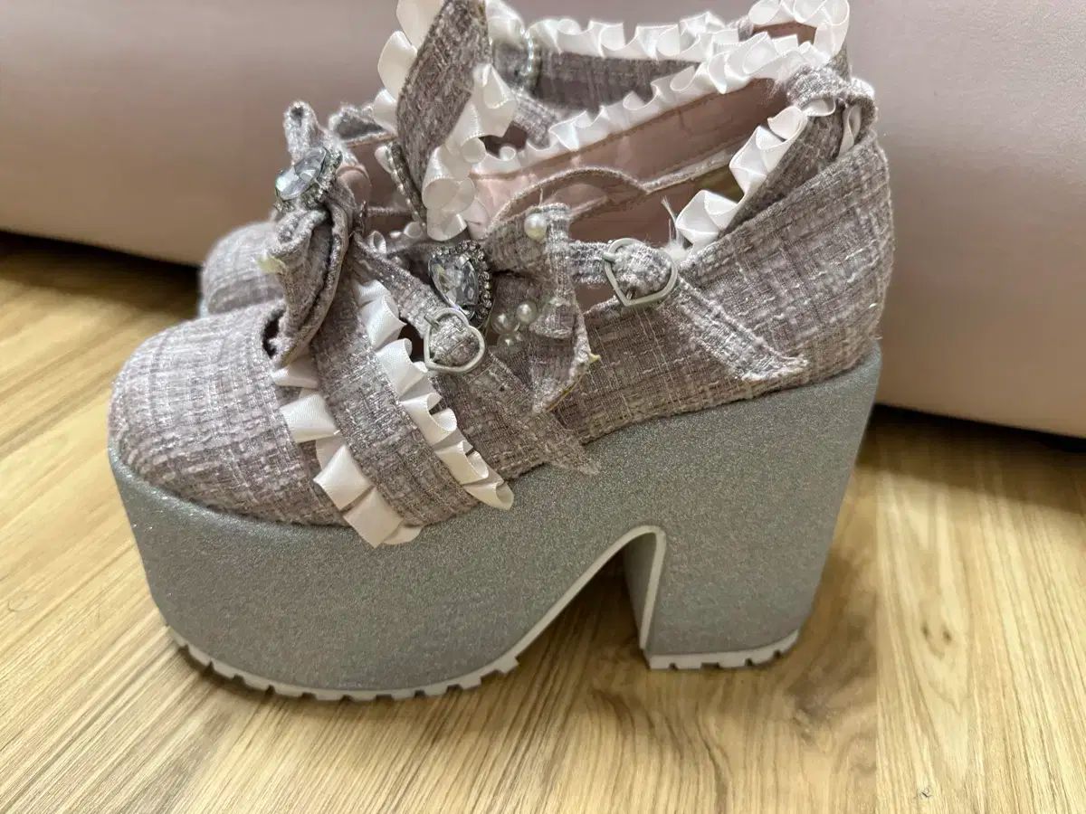 アンクルージュ ツイード 厚底 Mサイズ