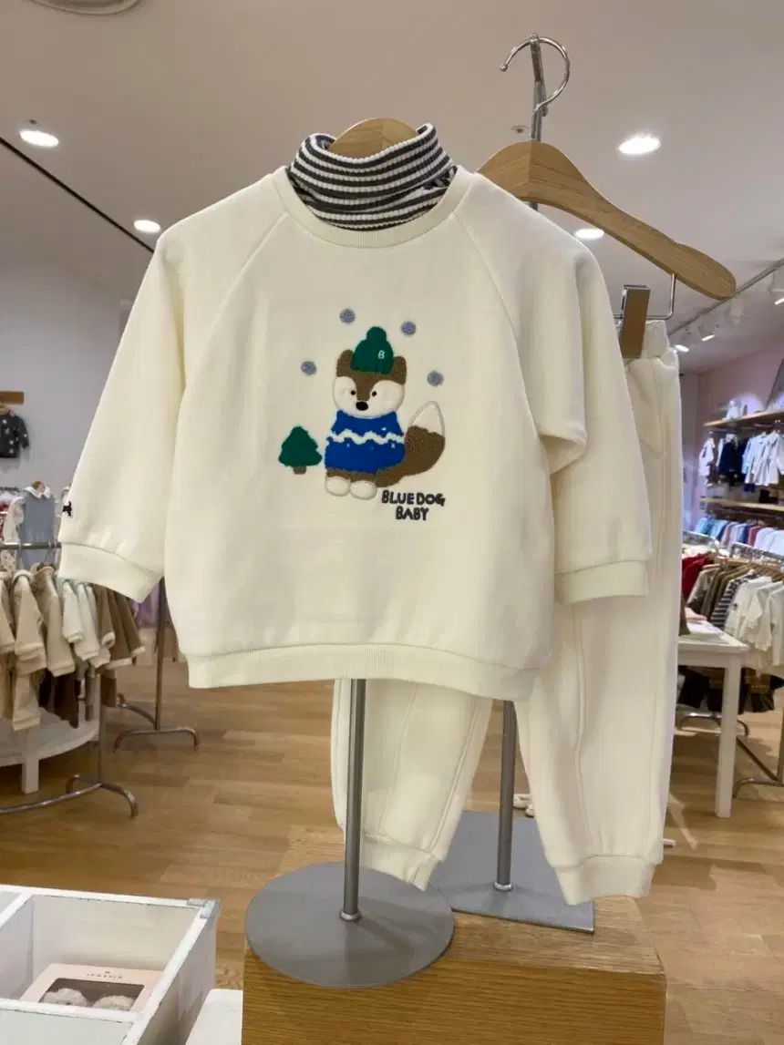 ブルードッグ ベイビー 6歳 ハーフタートルネック上下セット