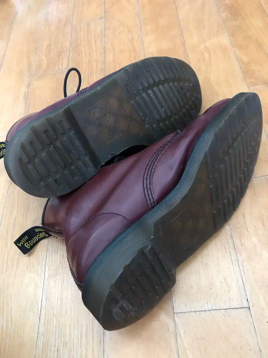 DR. MARTENS