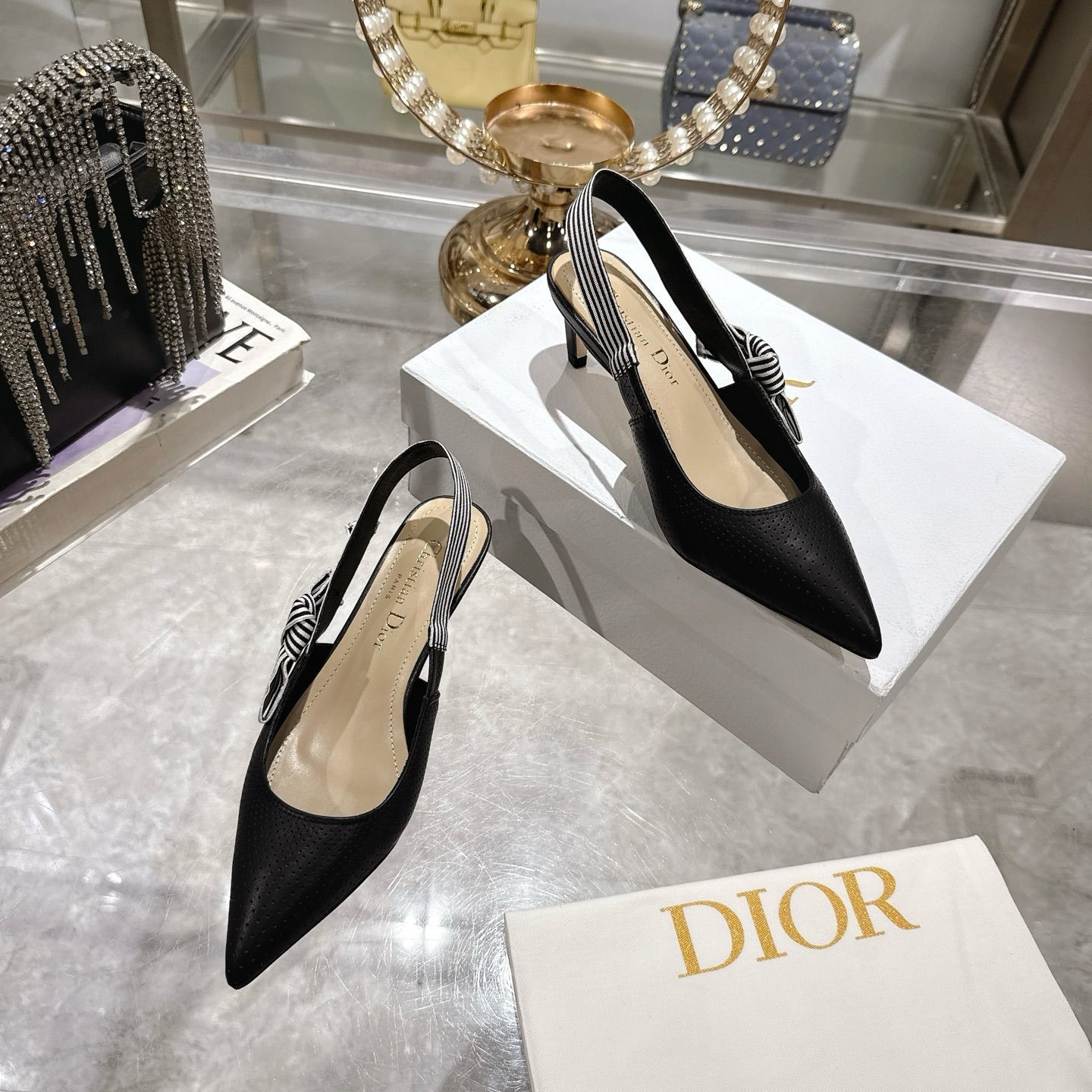 Dior ディオール テーパード トゥ フラット / ハイヒール