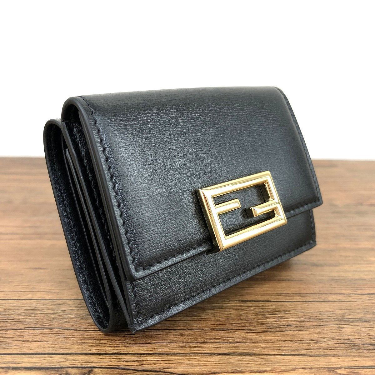 未使用品 FENDI 三つ折り財布 8M0395 ブラック 374-