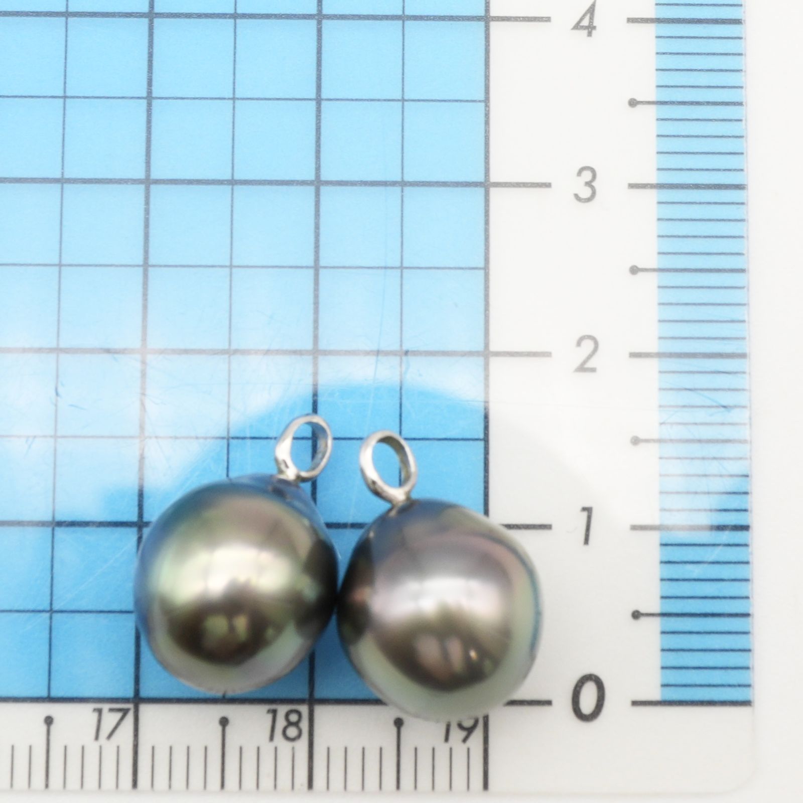 黒蝶真珠チャームピアスK18YGお値打ち品 ピアス レディース 黒蝶真珠 10mm UP 両耳 2珠 パール 鑑別書