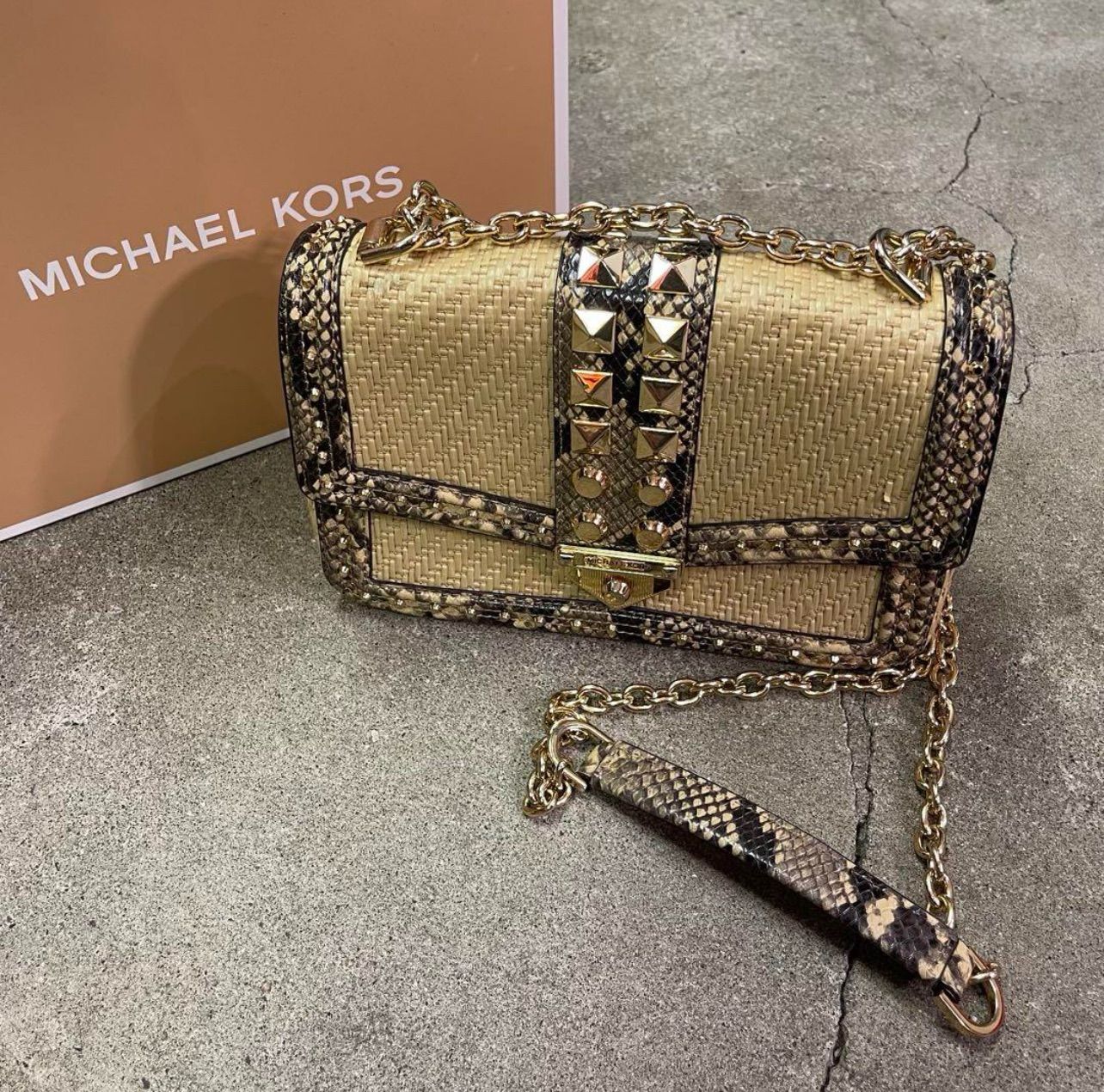 MICHAEL KORS ラフィア スタッズチェーンショルダーバッグ パイソン MICHAEL KORS マイケルコース ラフィア スタッズチェーン