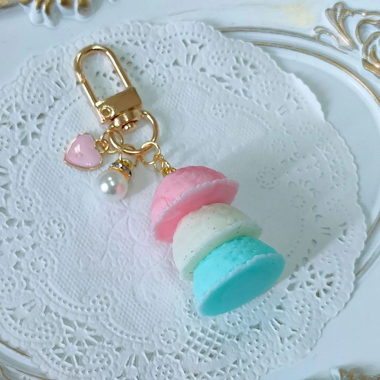 樹脂粘土 3段アイスのキーホルダー(いちご、ミント、バニラ) フェイク