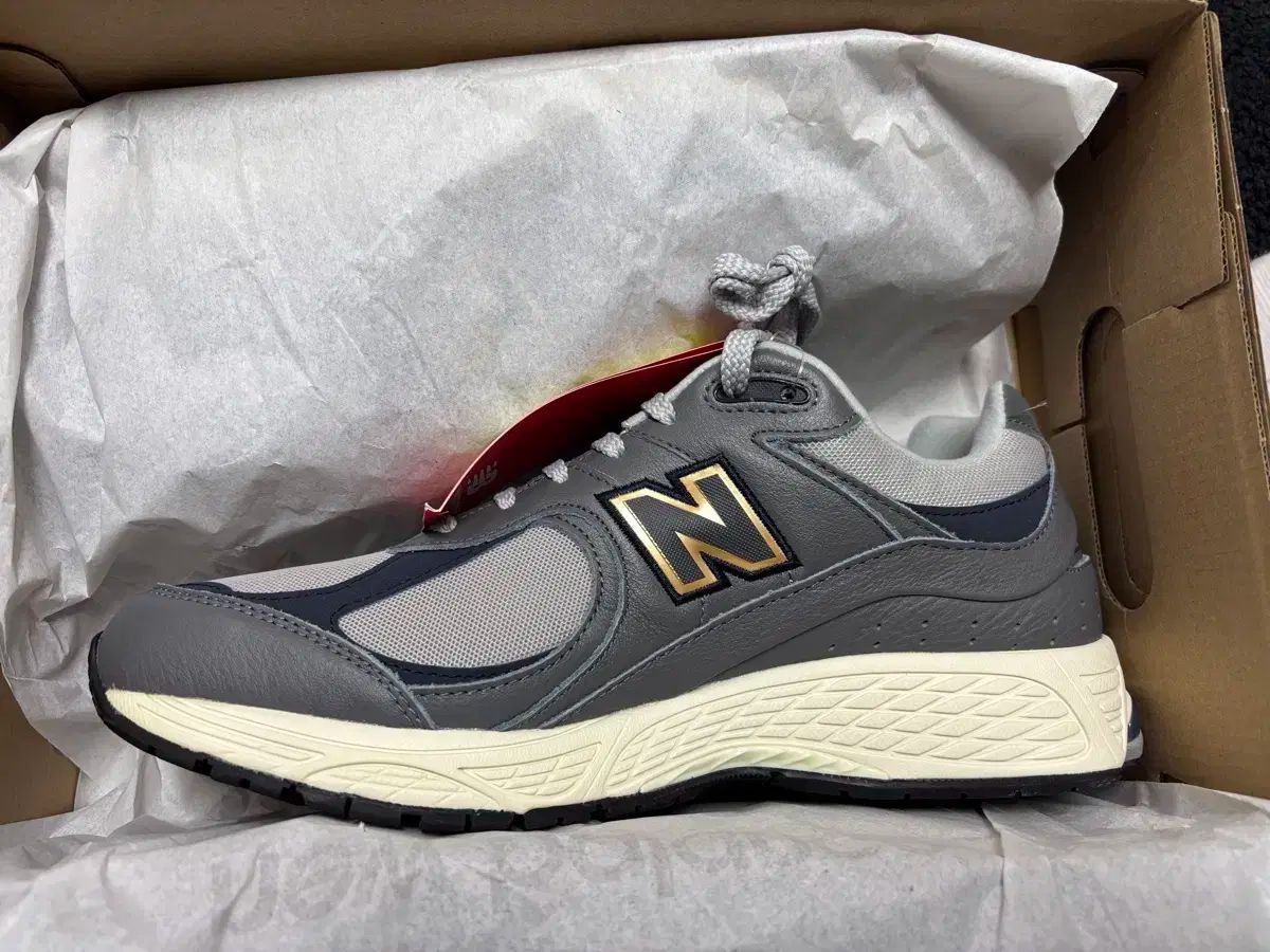 New Balance(ニューバランス) 2002r 新品