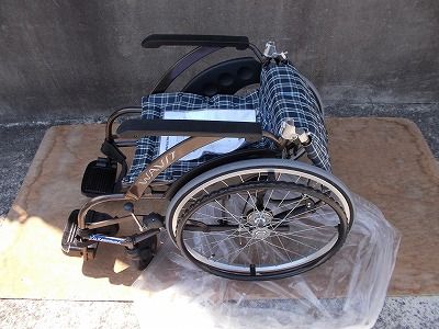 送料無料（一部地域を除く）自走式車椅子カワムラサイクル WAVIT
