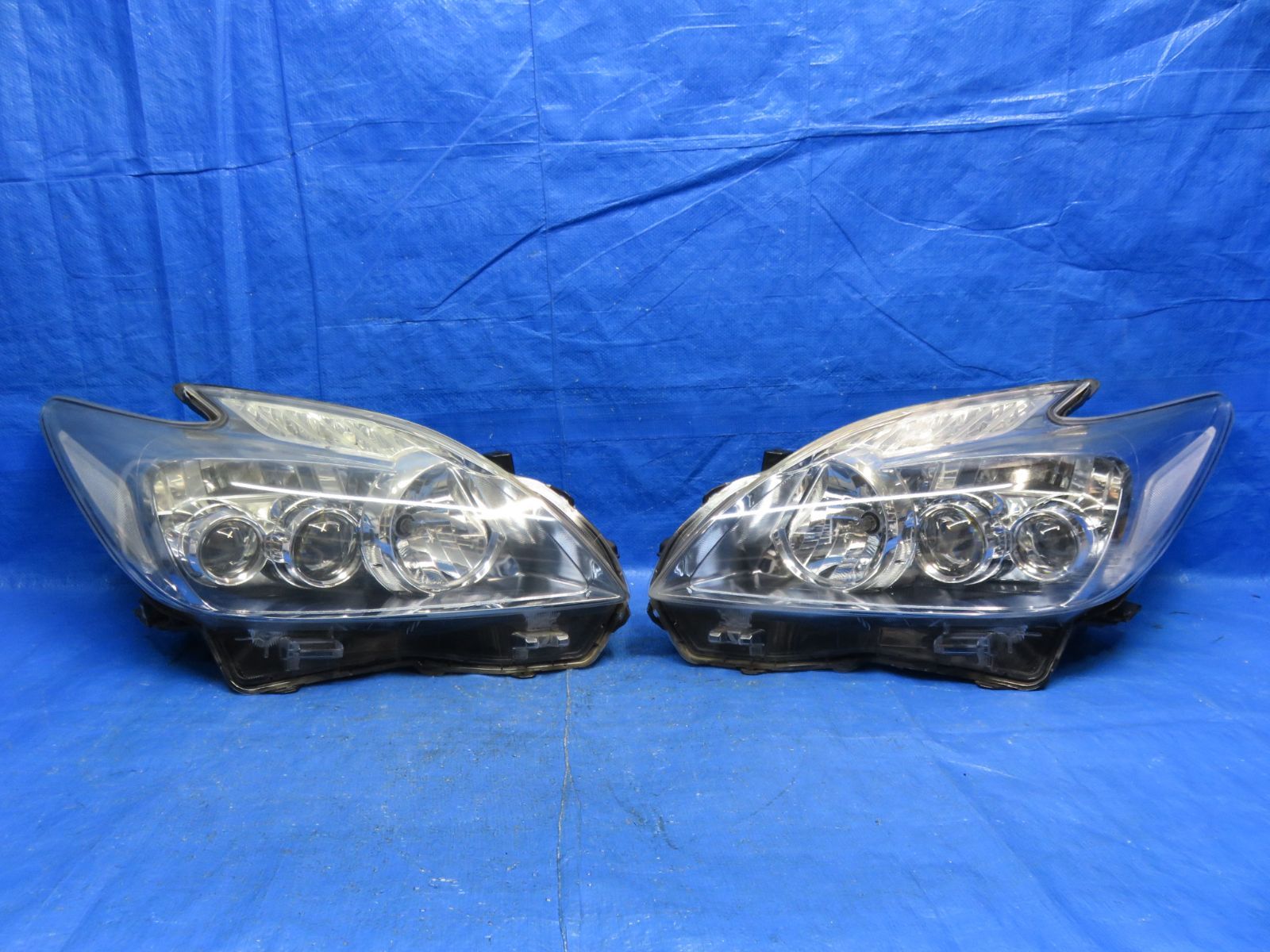 ジャンク 30プリウス LEDヘッドライト 左右セット