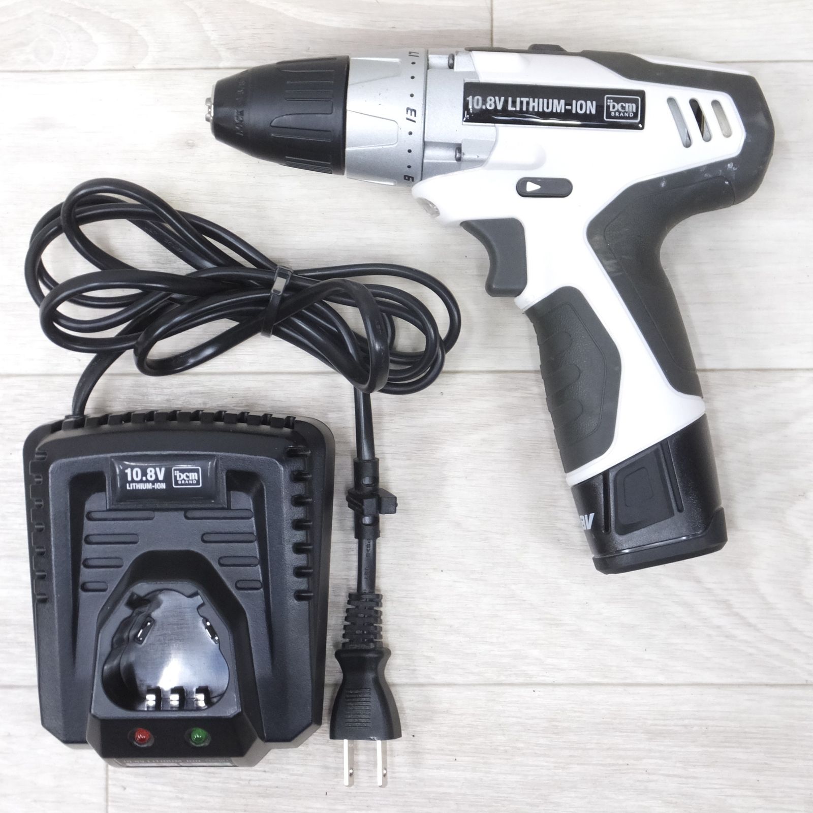 中古品 □ DCM ドリルドライバー T-DD108V □ B □ ITH0DVC65A18 送料無料] ◇DCM 充電式 ドリル ドライバー T-DD108V バッテリー 充電
