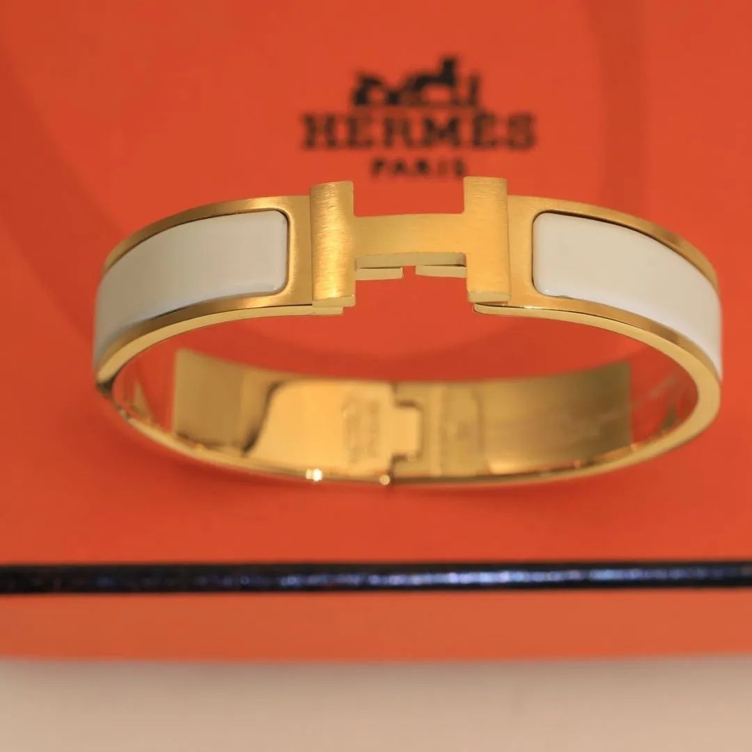 ✨美品✨HERMES エルメス クリッククラックPM ブレスレット ホワイト ゴールド - メルカリ