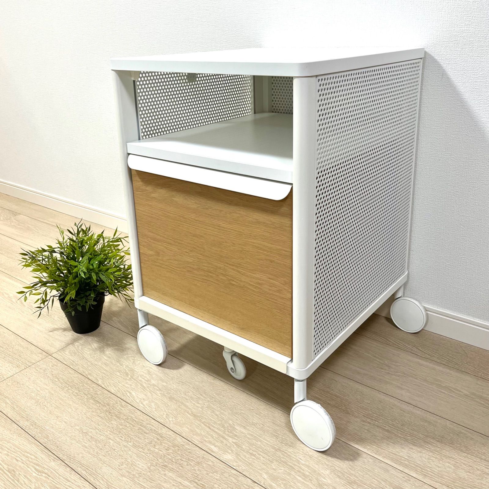 vitra】EMターブルウッド ナチュラルオークソリッド 参考価格70万