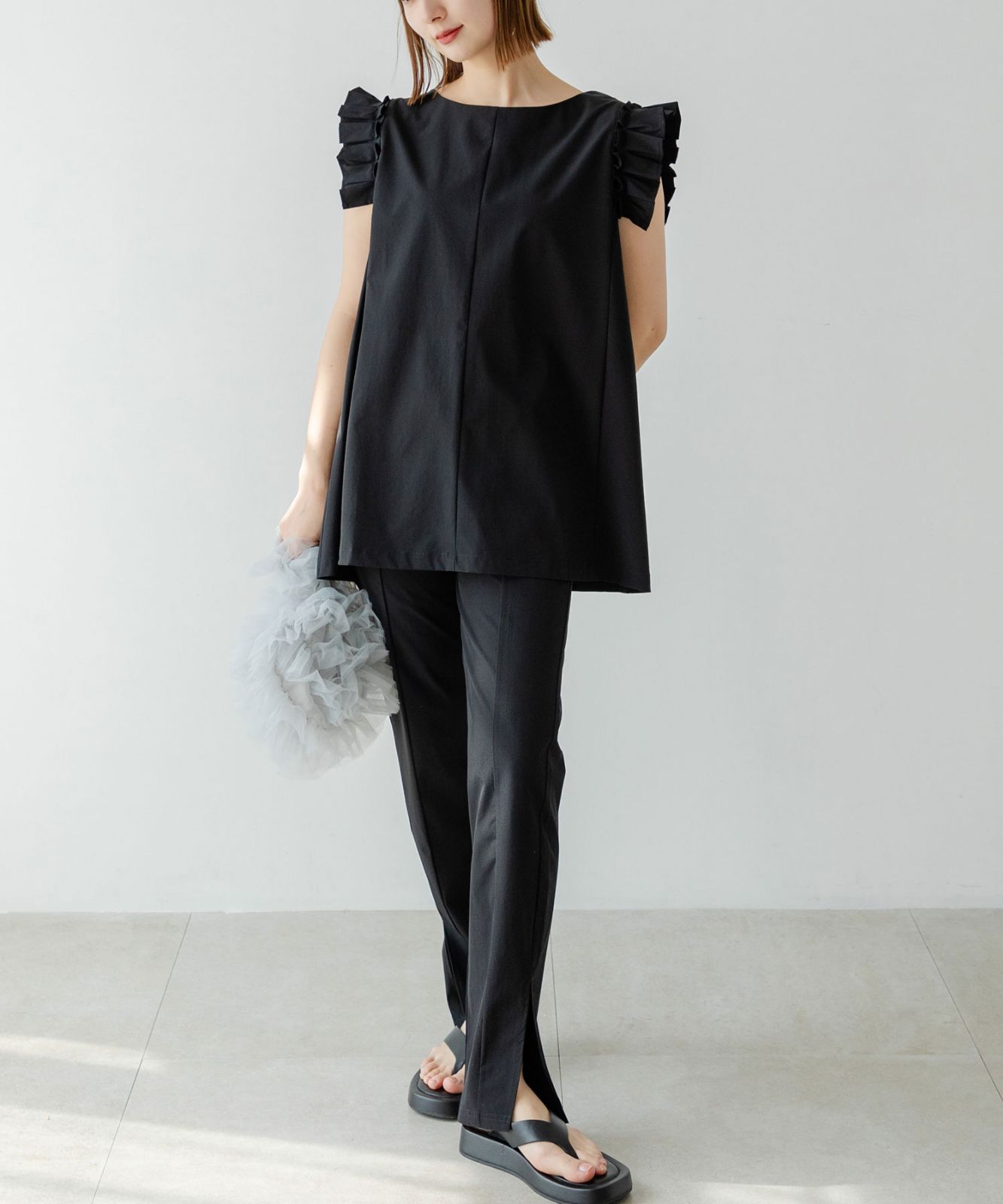 完売商品　ラフラフ　吉村萌南　アクリルスタンド　黒衣装　100億点 ラフラフ吉村萌南アクリルスタンド黒衣装100億点