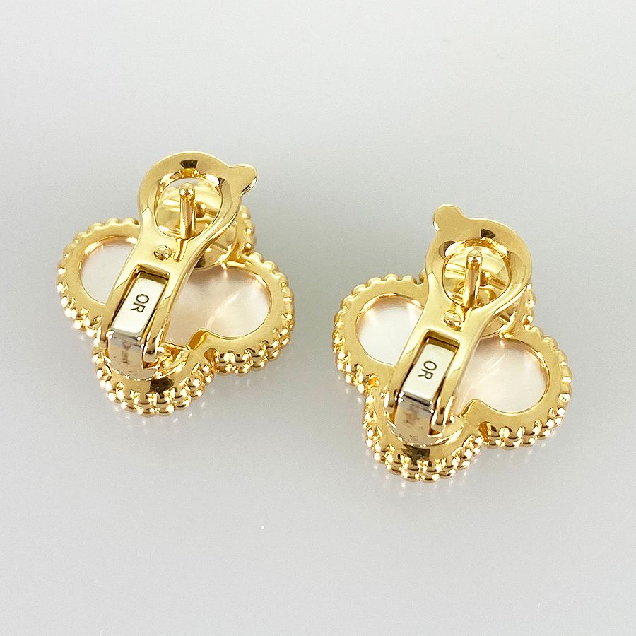 VINTAGE★ ヴィンテージ アルハンブラ シェル ピアス★ABランク VINTAGE☆ ヴィンテージ アルハンブラ シェル ピアス☆ABランク