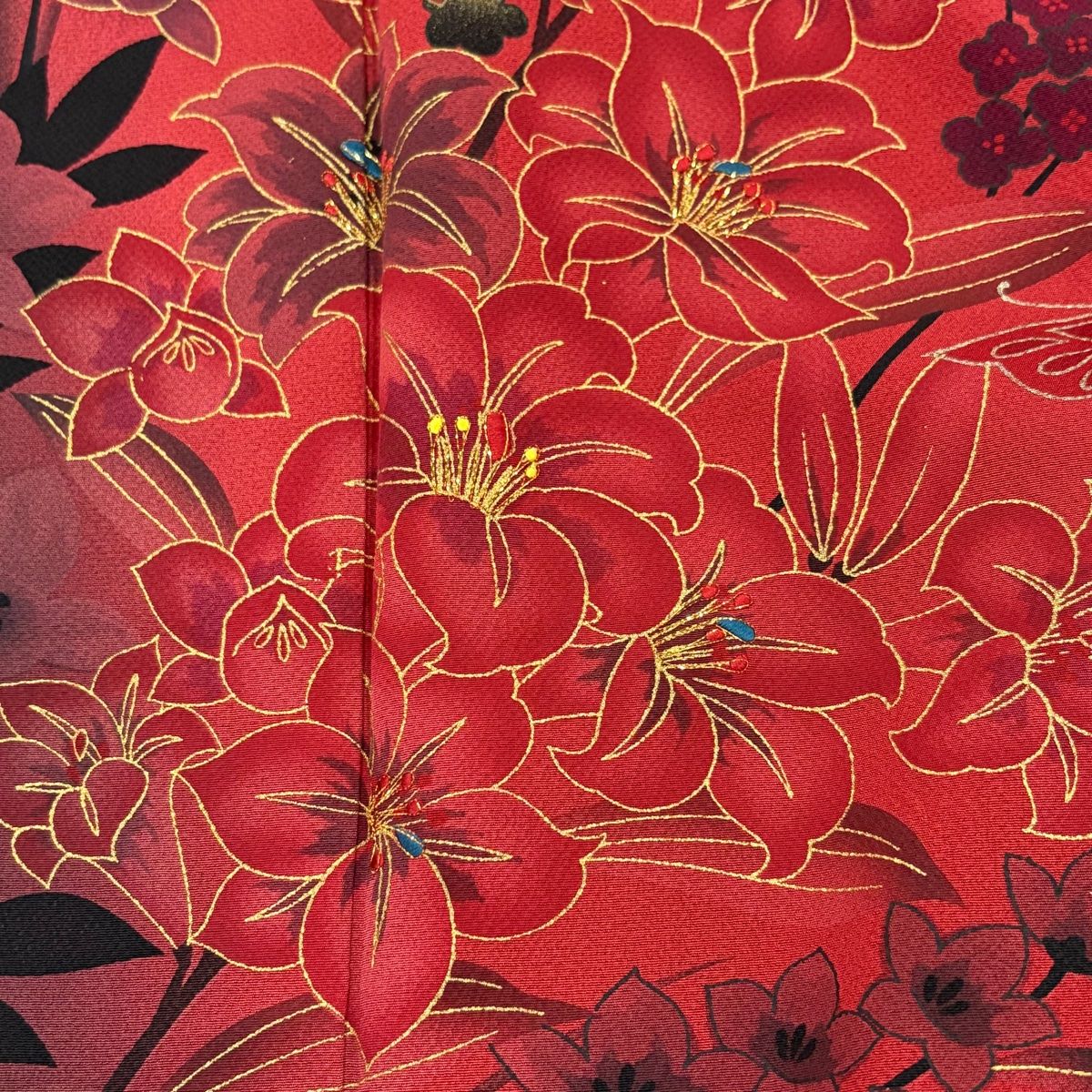 振袖 手描き友禅 身丈162cm 椿文 赤 ピンク 水色 シャンパンゴールド 振袖 身丈162cm 裄丈66.5cm M 袷 百合 蝶 箔 金彩 朱色 正絹 美