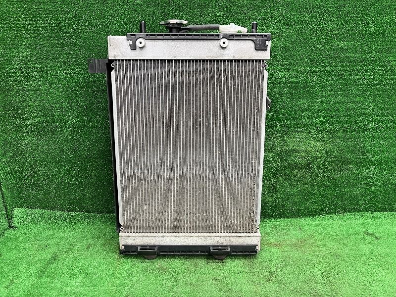 タント LA610S ラジエーター カスタムRS SA 4WD T.RAD 01304 16400-B2360 W24