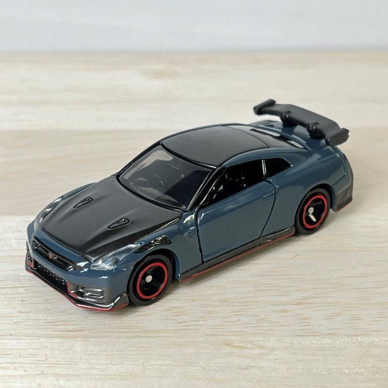 タカラトミー トミカ No.60 日産 NISSAN GT-R NISMO 箱 トミカシリーズ 