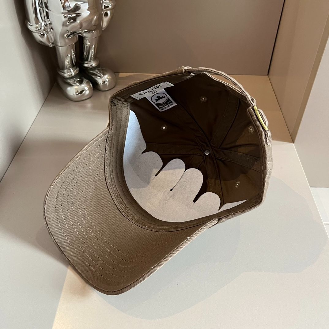 CHANEL シャネル　ベースボールキャップ　M 美品 Chanel（シャネル）のグラデーションベースボールキャップ -MM