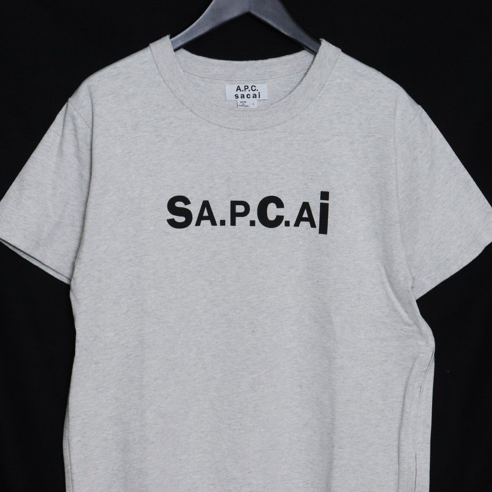 apc sacai 21ss tシャツ A.P.C x sacai SAPCAI Sidezip Print T-Shirts | A WORD.ONLINE SHOP