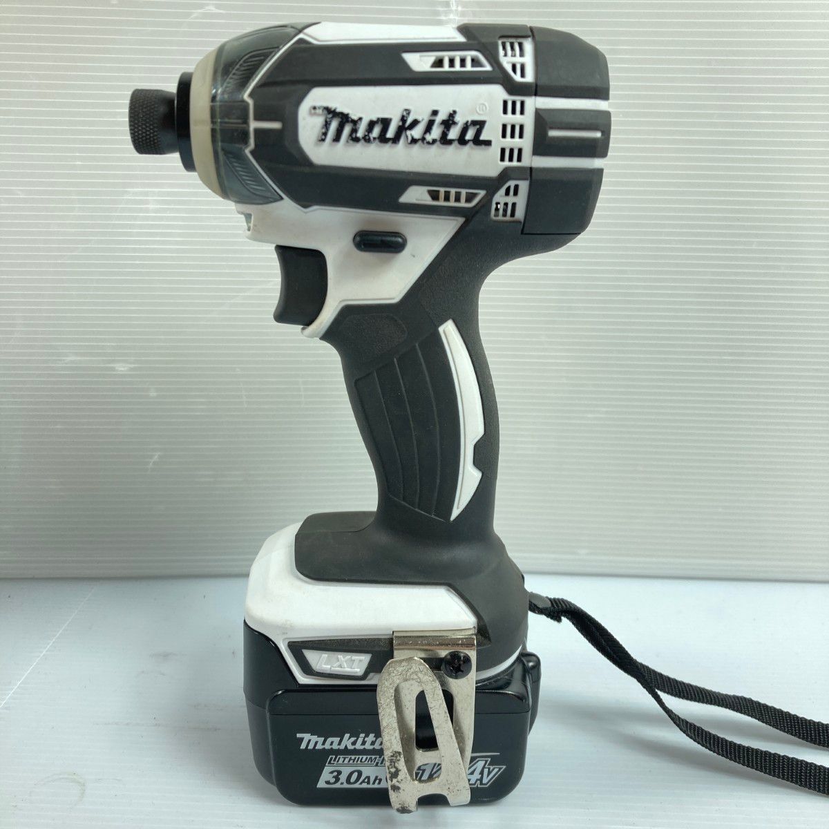 MAKITA マキタ 充電式インパクトドライバ 14.4v 3.0Ah TD138D ホワイト 