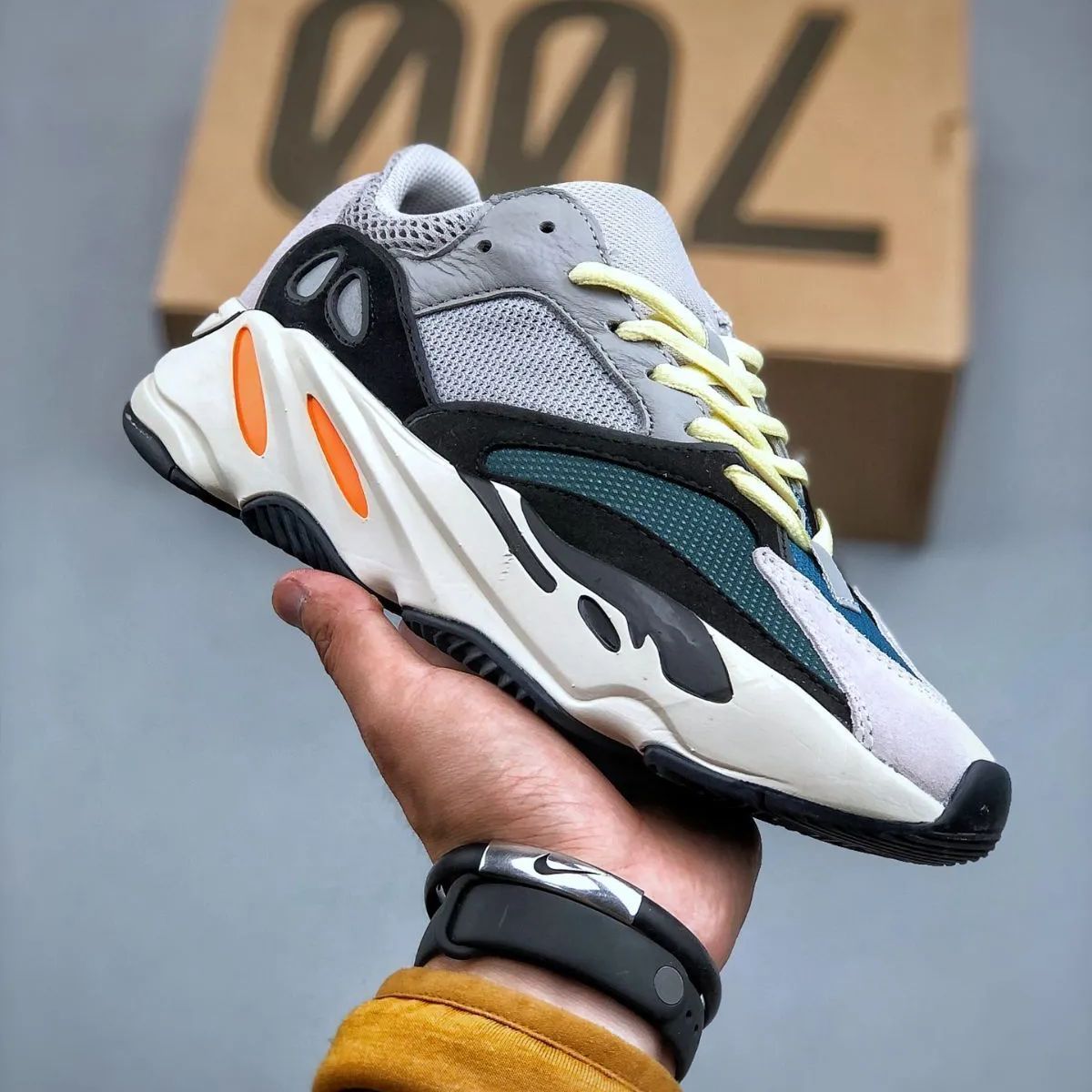 新品 adidas YEEZY BOOST 700 WAVE RUNNER ウェーブランナー イージーブースト700 箱付き 全サイズあり - メルカリ