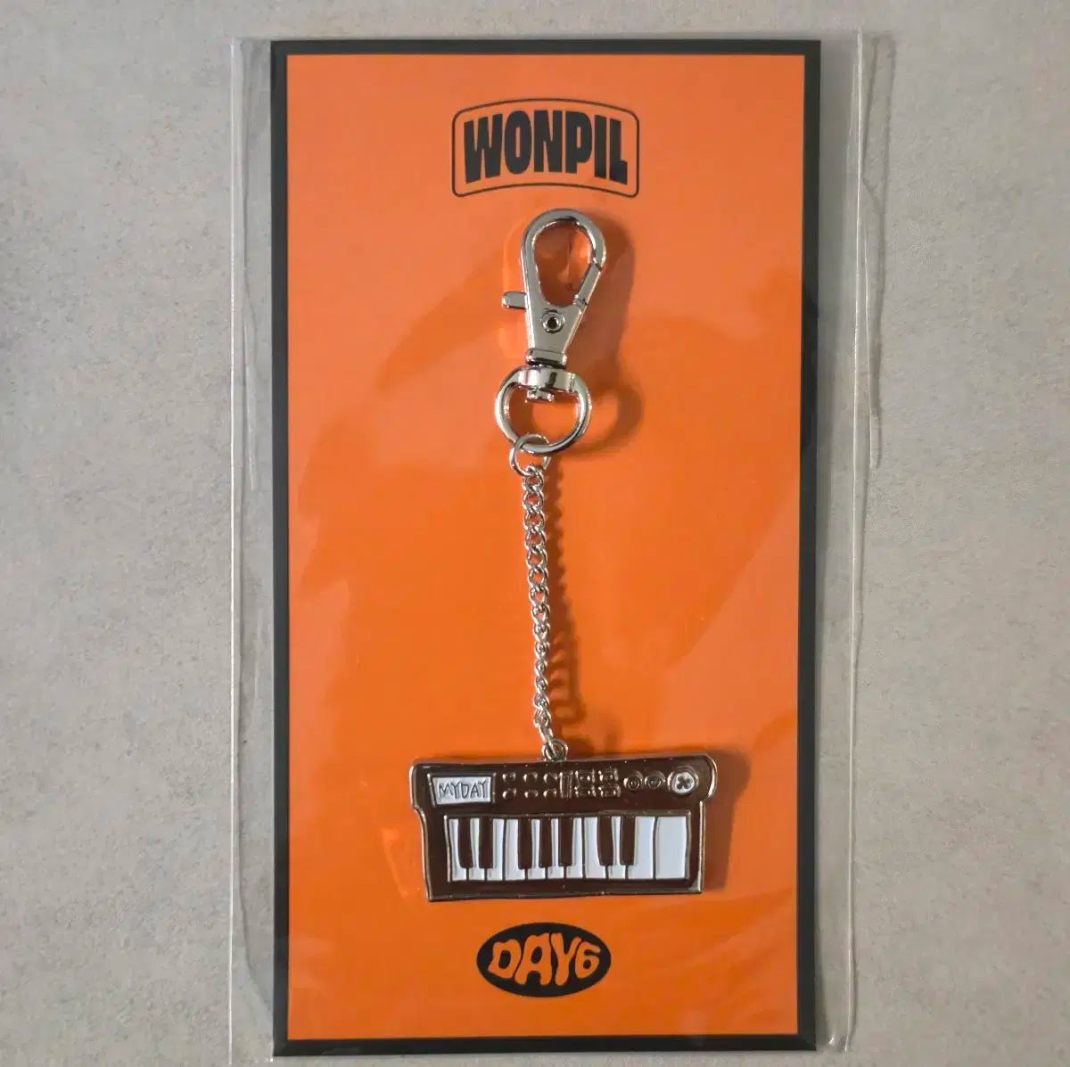 DAY6 ミニライト キーリング キーホルダー 韓SHOP - DAY6｜Yahoo