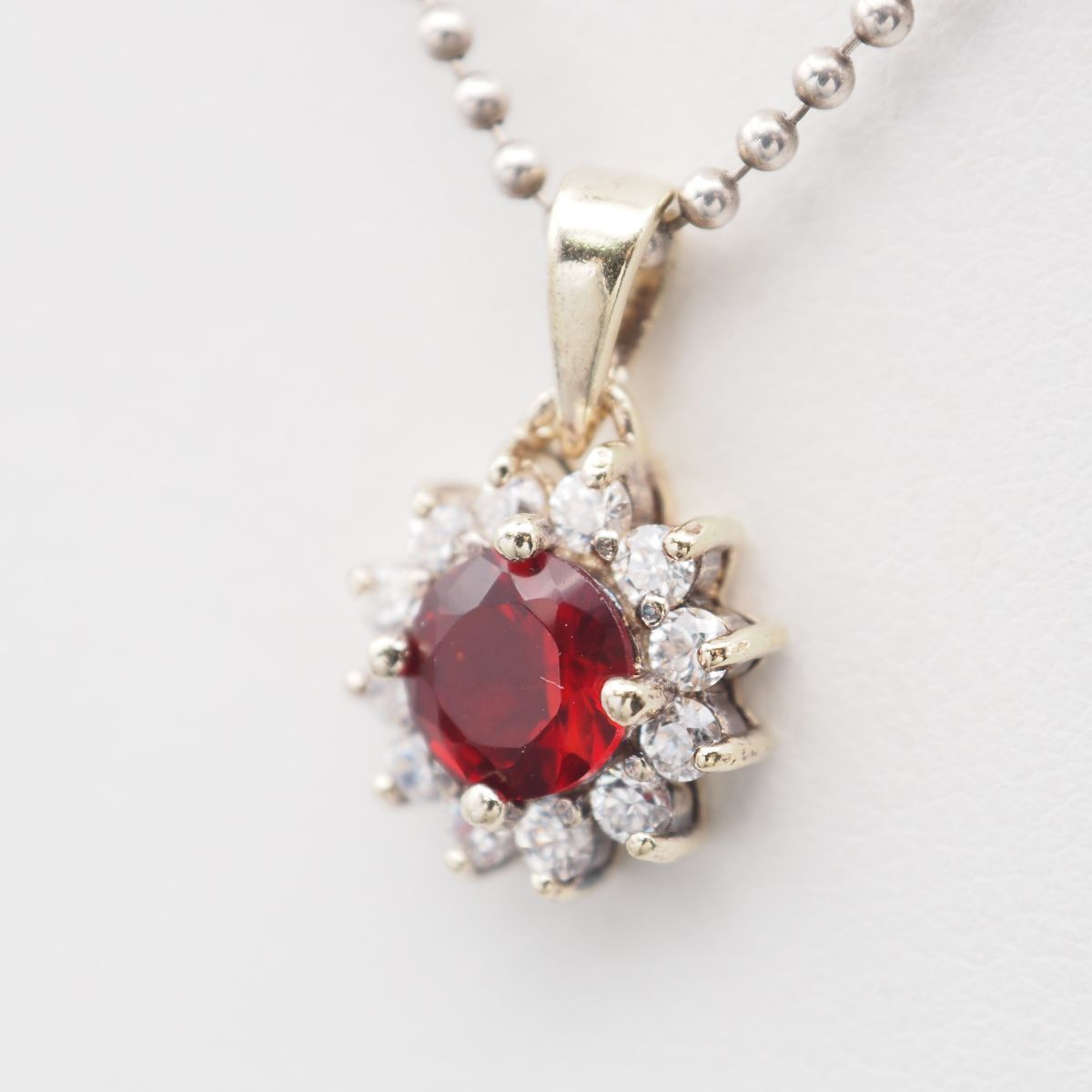 k18wg ホワイトゴールド ルビー ペンダントトップ 花 フラワー ダイヤ