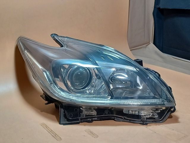 コーティング済 プリウス ZVW30 右ヘッドランプ ヘッドライト S コイト 47-52 81110-47410 202