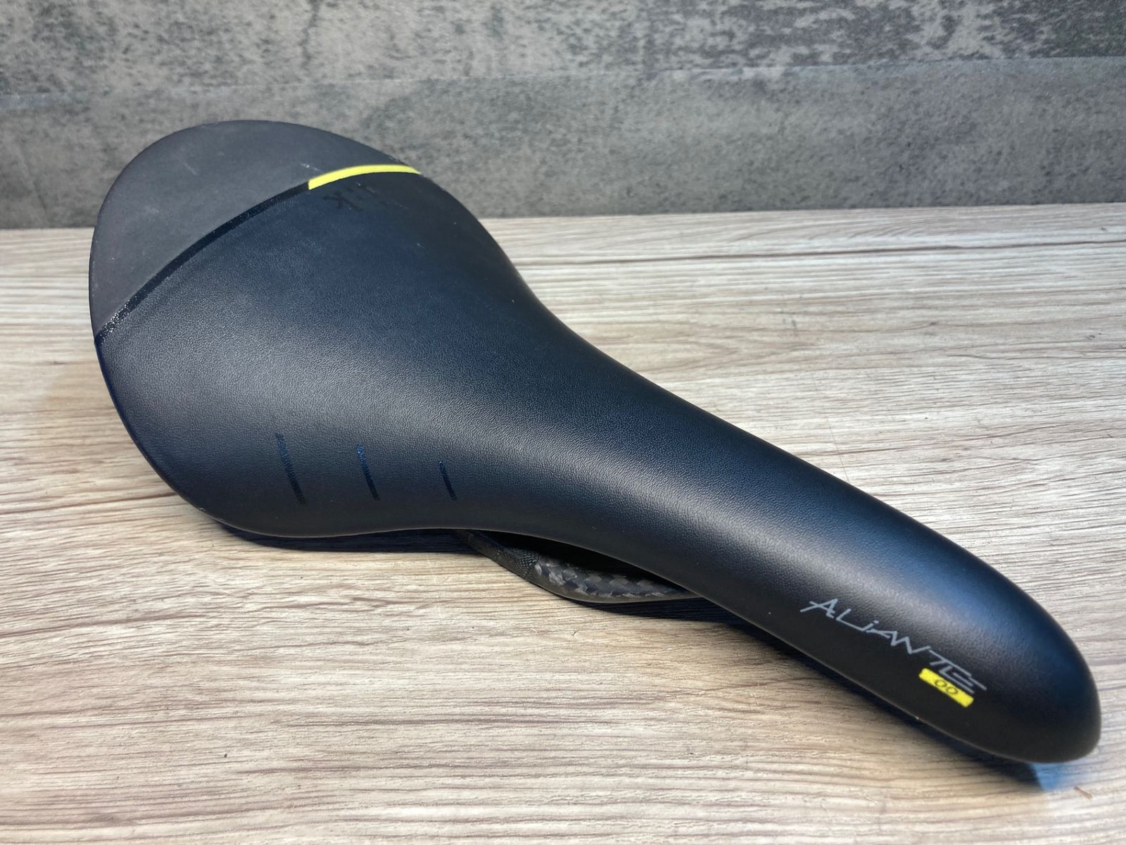 JJ773 フィジーク fizik アリアンテ ALIANTE 00 サドル カーボンレール mebius