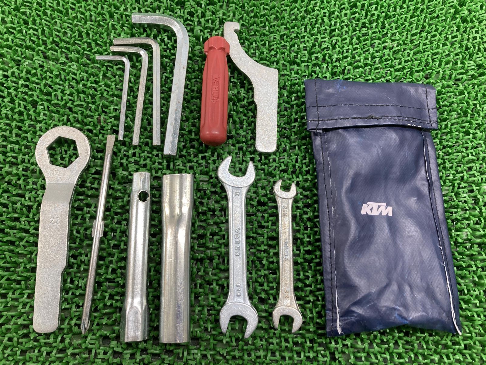車載工具 KTM 純正 中古 バイク 部品 ツールキット デューク EXC アドベンチャー 機能的問題なし 品薄 車検 Genuine