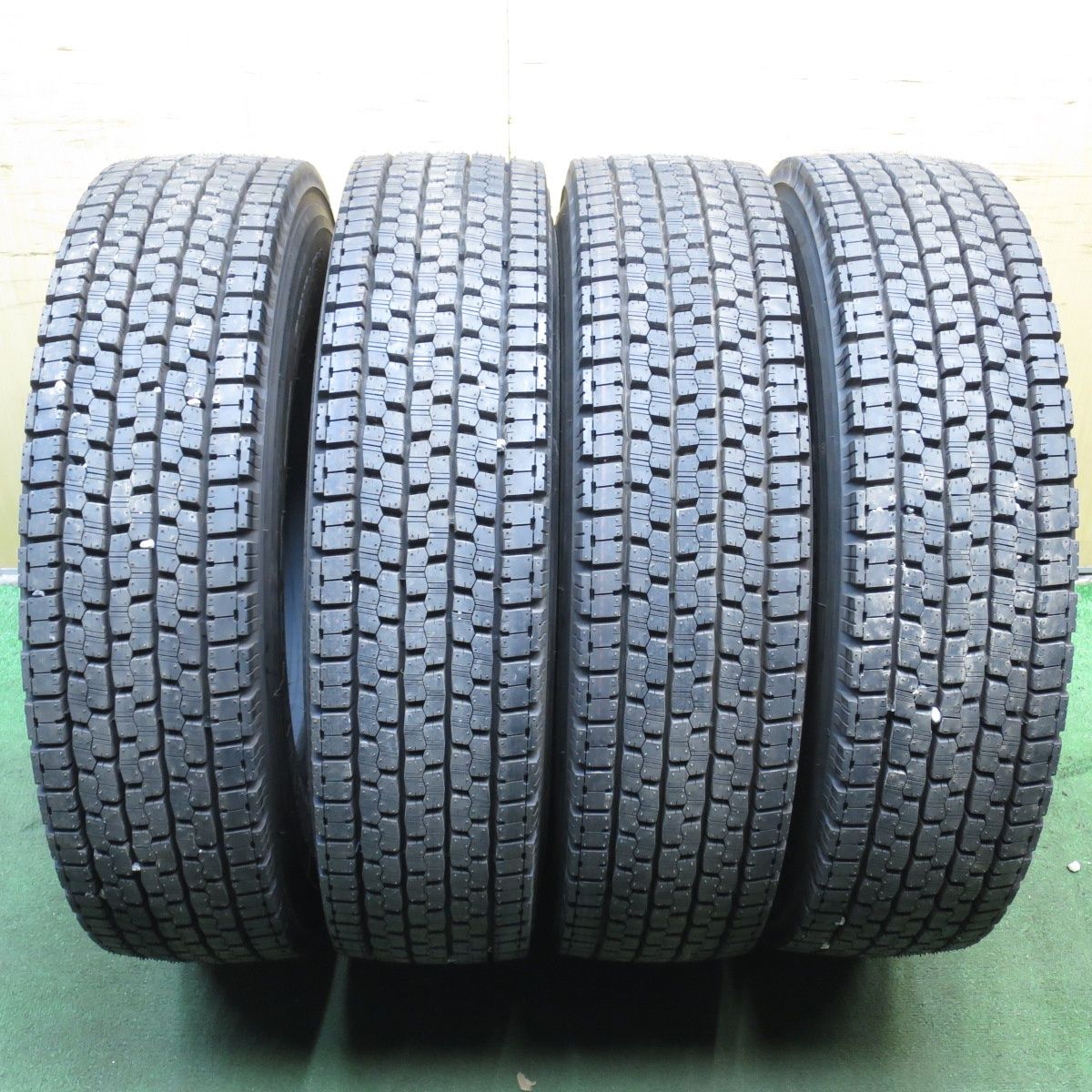 送料無料* ほぼ未使用！23年☆トラック タイヤ 225/80R17.5 123/122L 