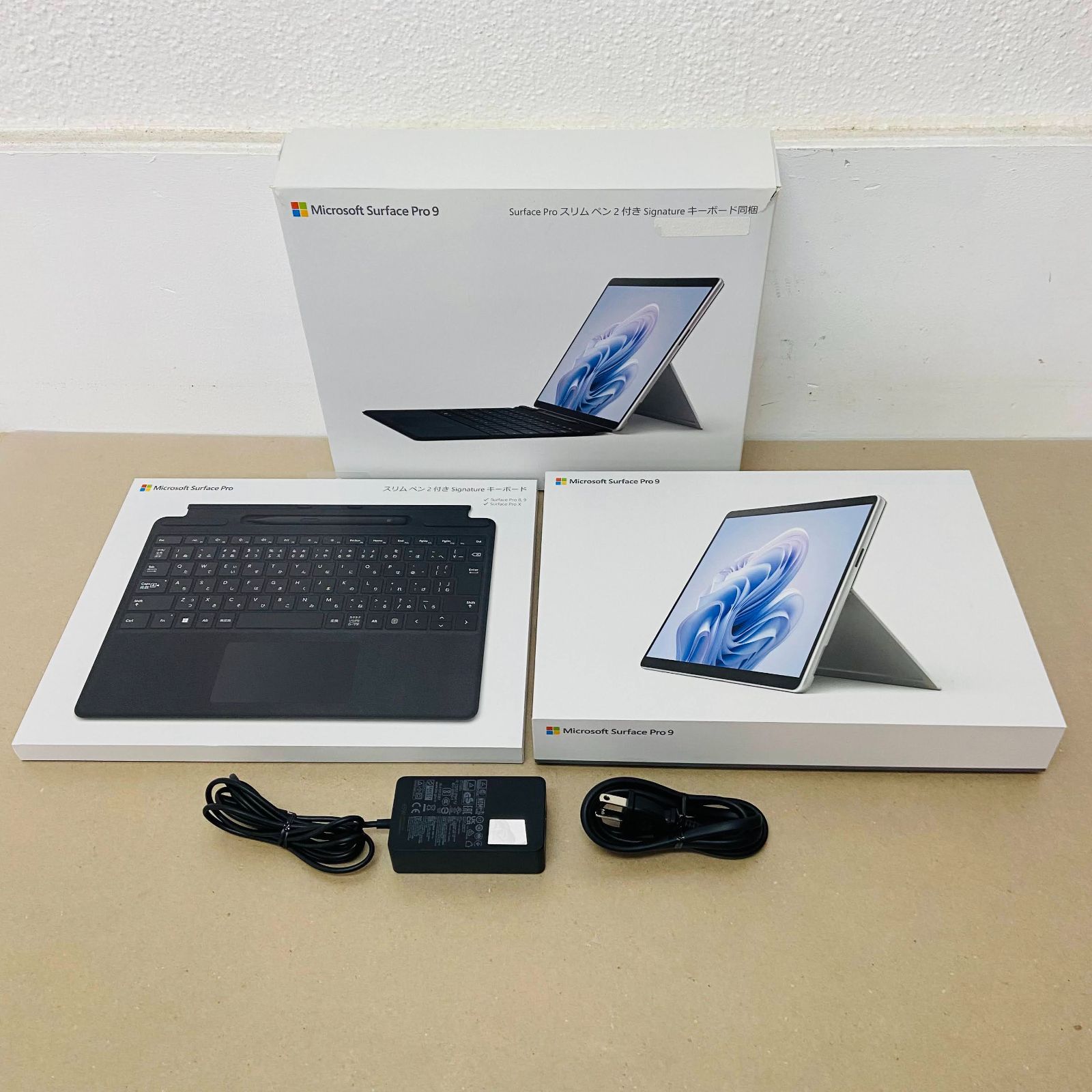 初期化済み　美品　Surface Pro 9 MODEL:2038 VYW-00007 i5 1235U 8GB SSD256GB 　学生向け特別モデル 箱あり　C1711t　80サイズ発送
