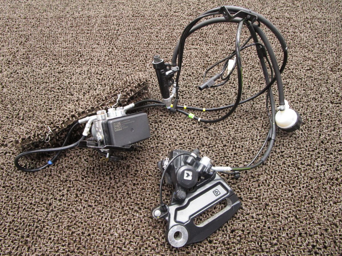 ななりんさん専用③ KTM 250デューク リアキャリパー マスター ABS △Q983！JPE KTM