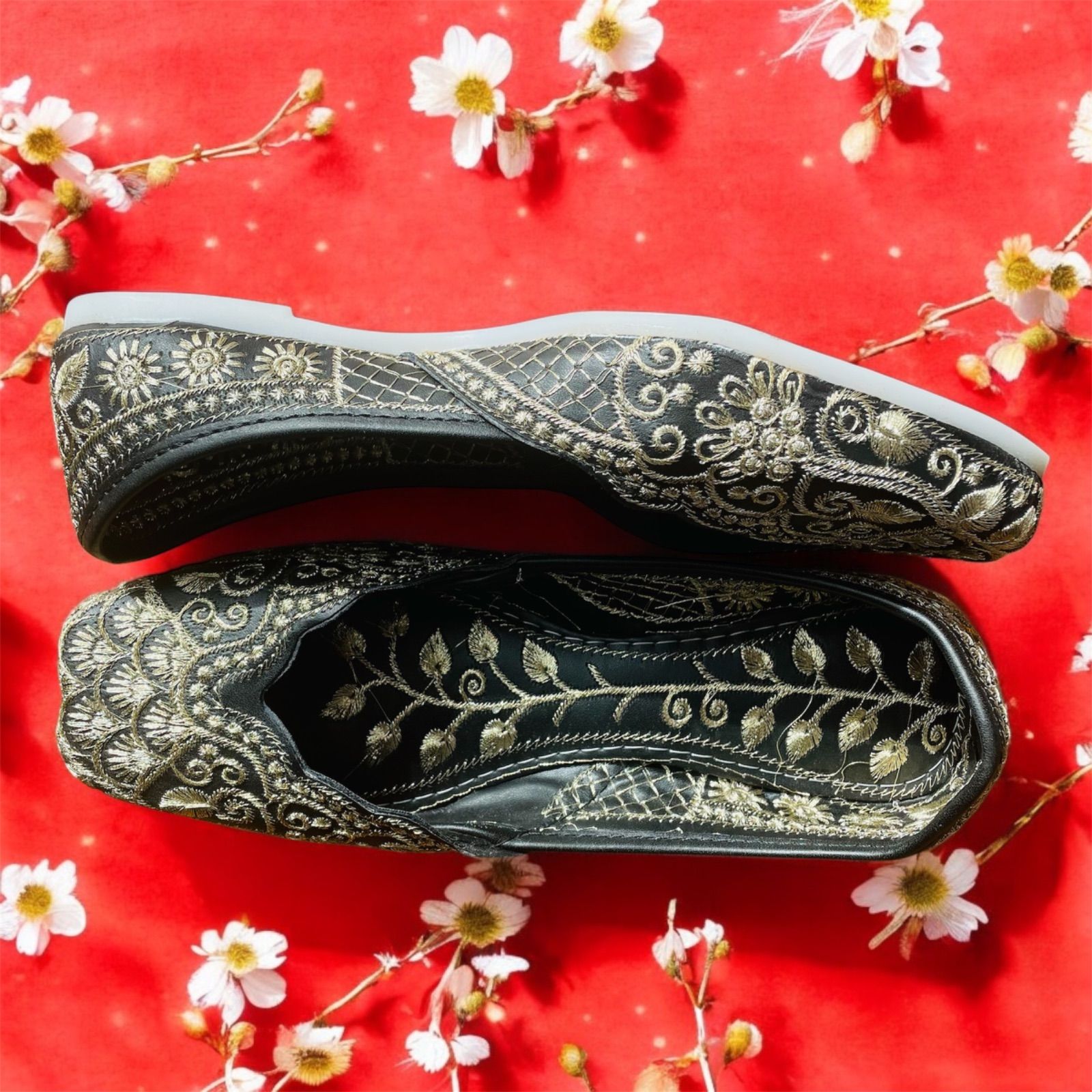 アンティーク フランス刺繍 一重薔薇 浜茄子ソサイエティシルク風 縮緬風ドイリー アンティーク フランス刺繍 一重薔薇 浜茄子ソサイエティシルク