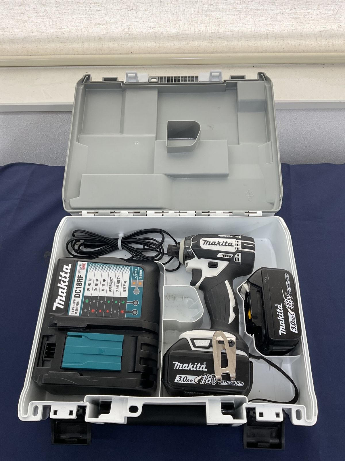 マキタ makita コードレスインパクトドライバー TD149DRFXW 八尾店