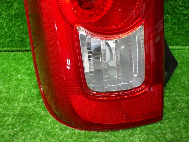 ミラココア 左テールレンズ L675S L685S 前期 20510 ダイハツ