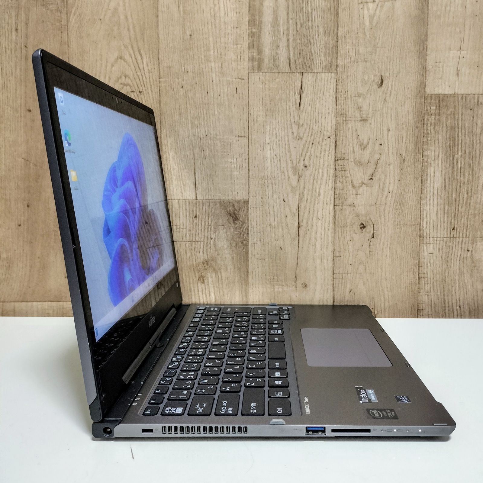 富士通 Fujitsu LIFEBOOK T935/K レビュー】富士通LIFEBOOK S935/Kは高