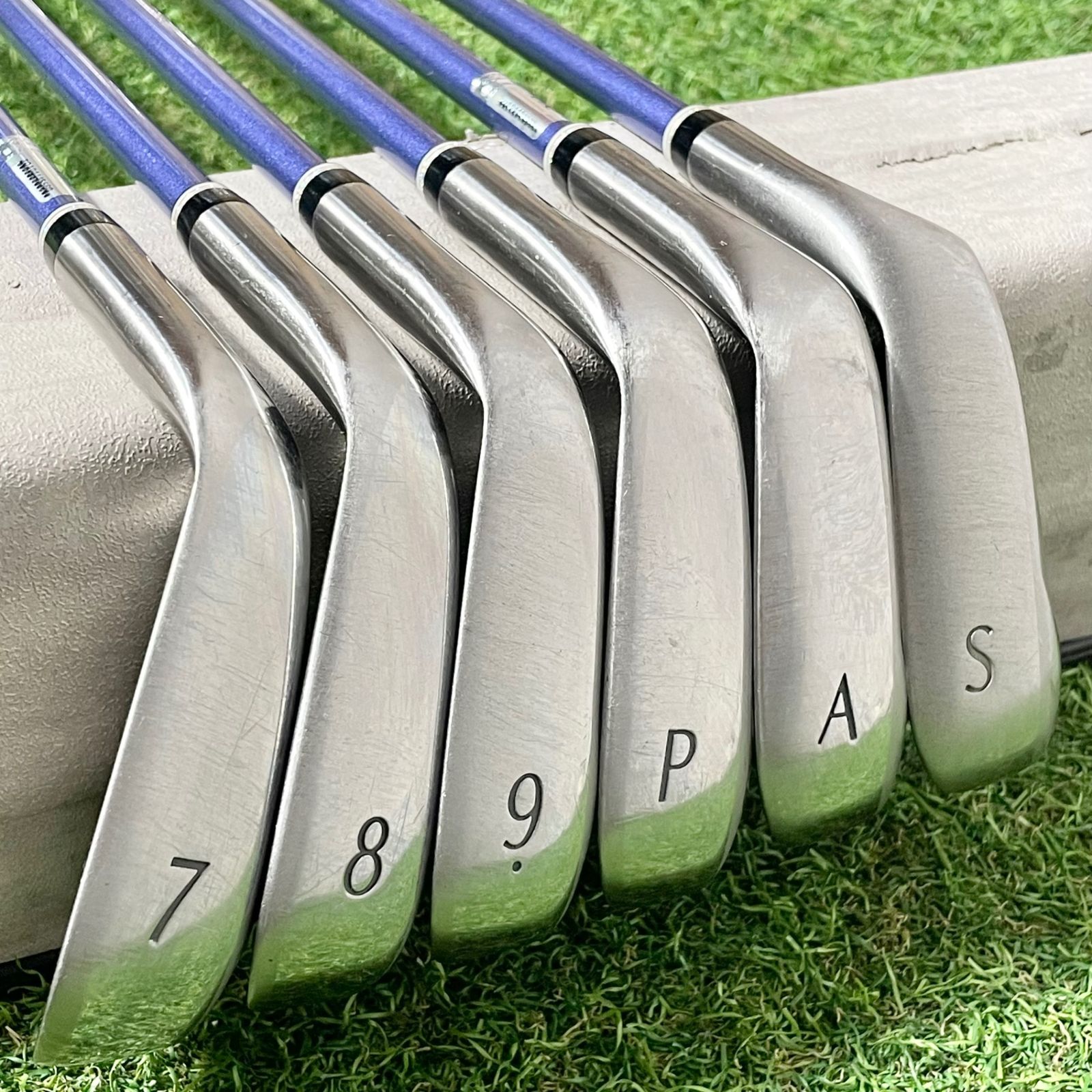 【最短翌日配送】 XXIO11 MP1100 アイアンセット 6本 レディース L 右 XXIO ゼクシオ DUNLOP ダンロップ 11代目 モデル メーカー純正カーボンシャフト